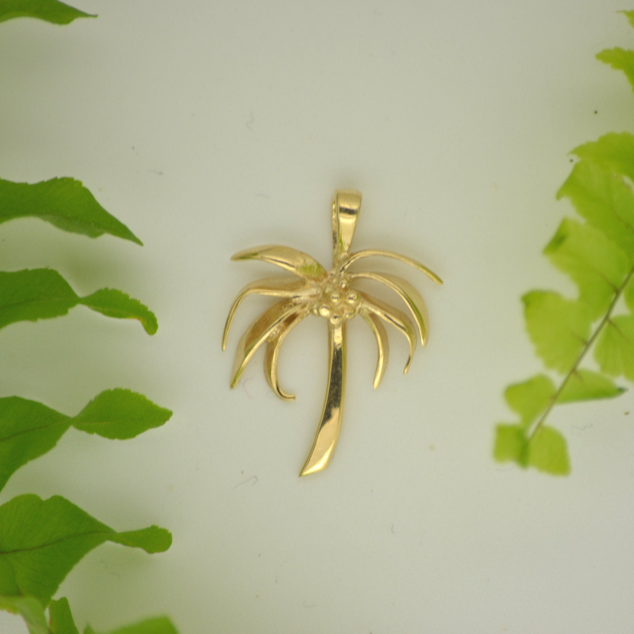 14K Gold Flat Palm Tree Pendant - eGallery Shoppe