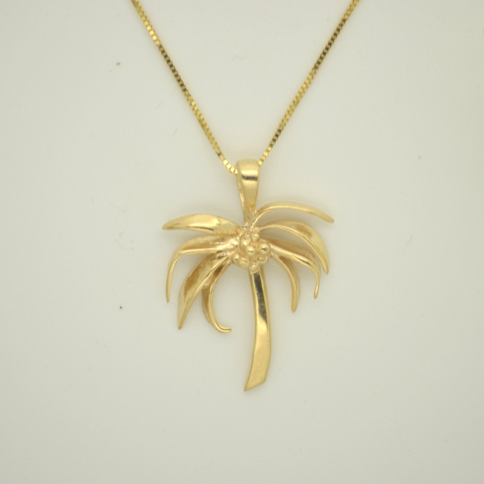 14K Gold Flat Palm Tree Pendant - eGallery Shoppe